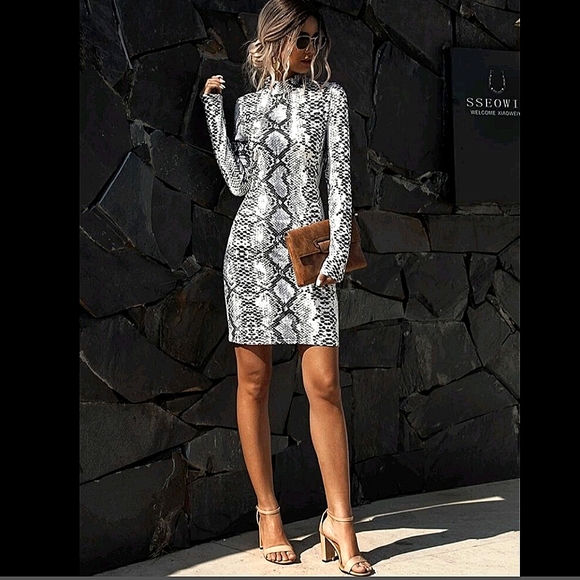 SNAKESKIN LONG SLEEVE BODY CON MINI DRESS - Picture 6 of 8
